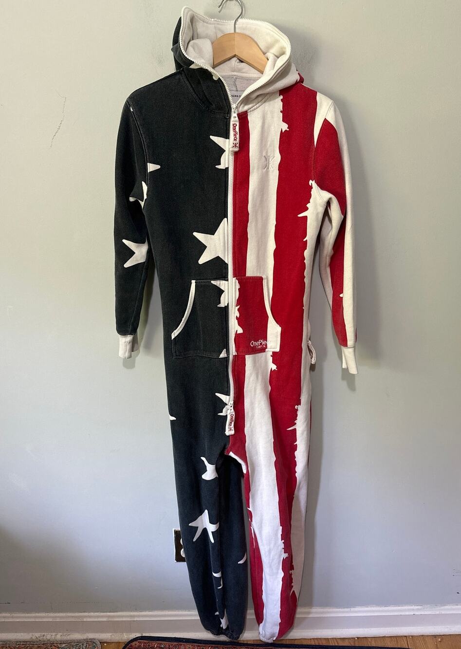 OnePiece Norway Adult Jumpsuit XS American Flag Graphic Hooded Full Zip Lounge